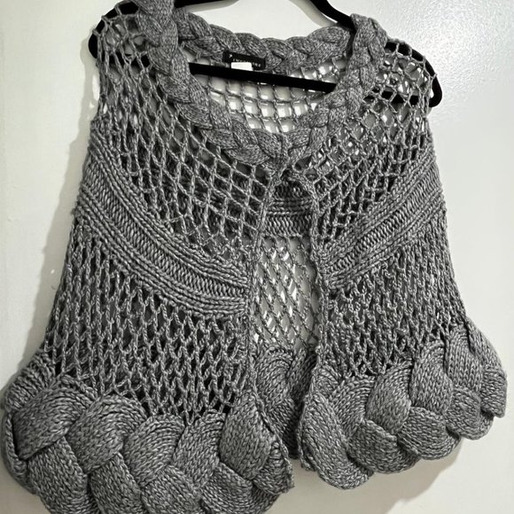 Forever 21 Sweaters - Twentyone Sz.M/L Gray Short Wrap